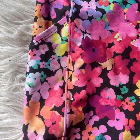 NWT wear it to heart floral legging